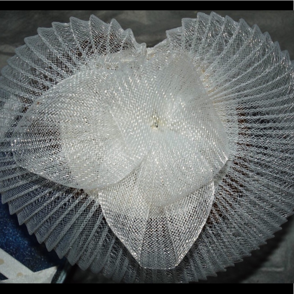 Silver church hat/hair clip